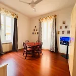 Spacious And Quiet Gemelli Apartment