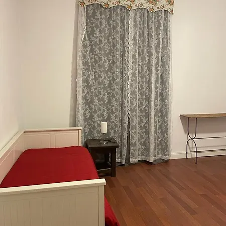 Spacious And Quiet Gemelli Appartement Rome